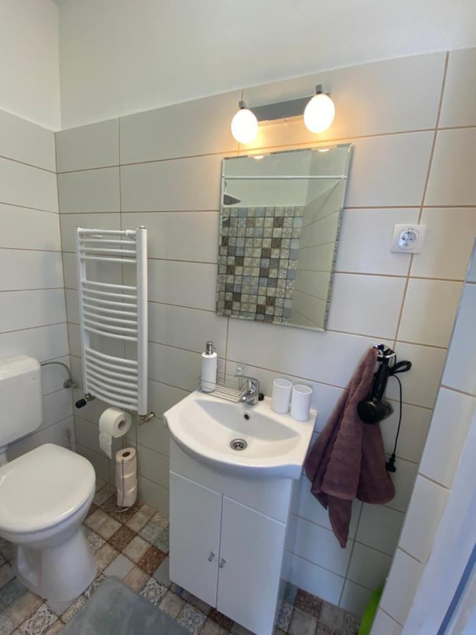 Rad-Var Apartmanhaz Eger Extérieur photo