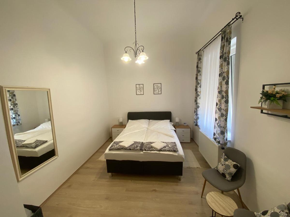 Rad-Var Apartmanhaz Eger Extérieur photo