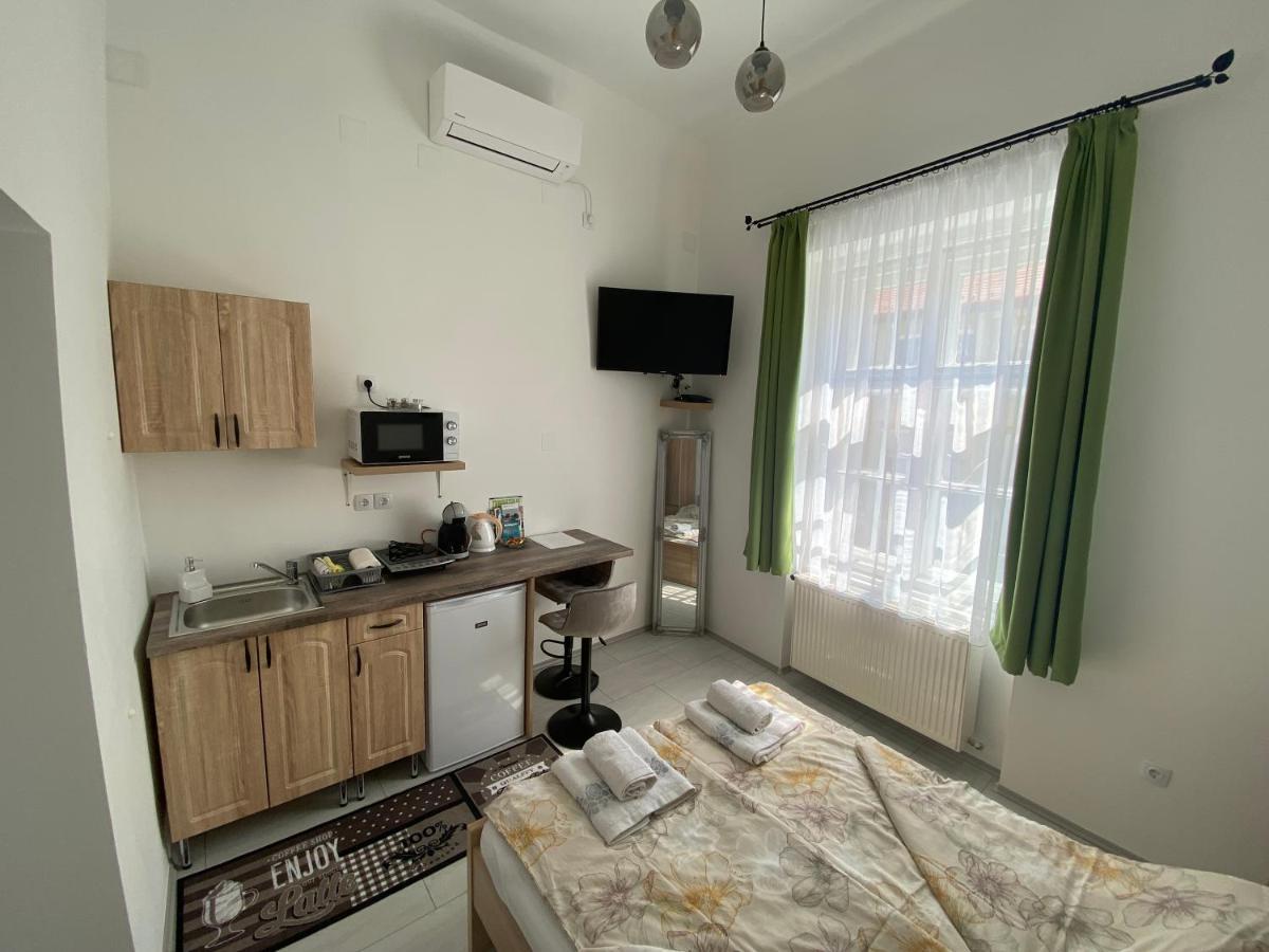 Rad-Var Apartmanhaz Eger Extérieur photo