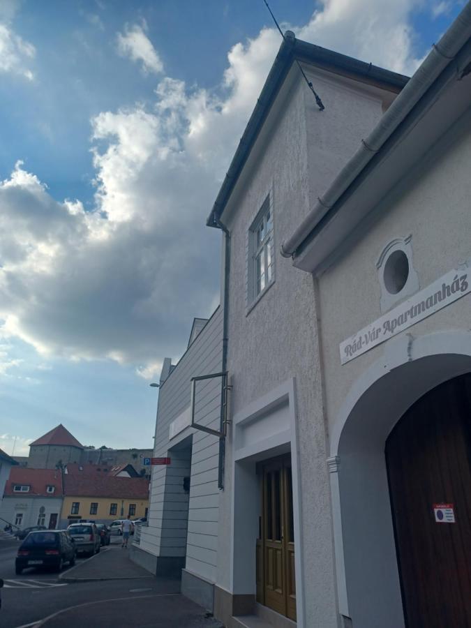 Rad-Var Apartmanhaz Eger Extérieur photo