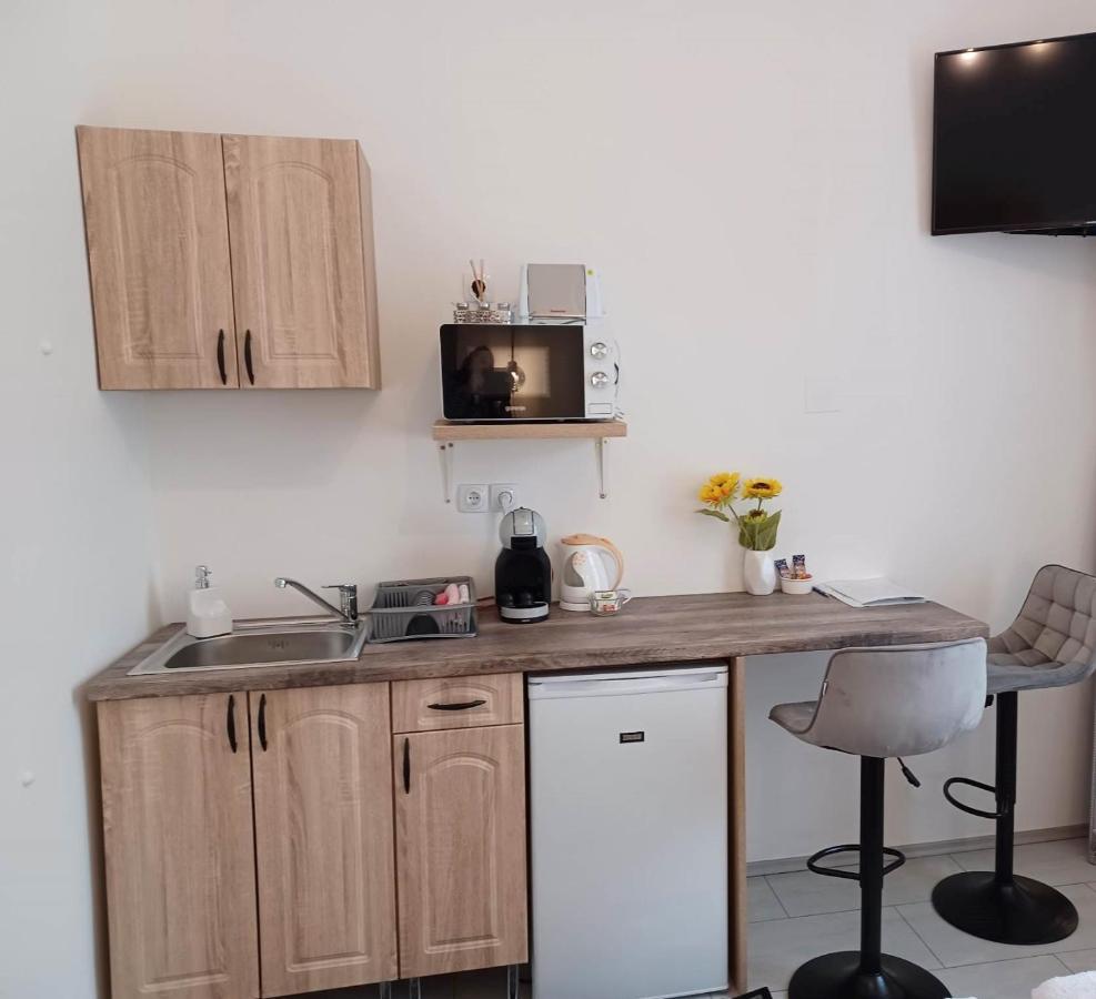 Rad-Var Apartmanhaz Eger Extérieur photo